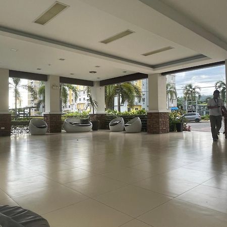 8 Spatial Condominium Davao Luaran gambar