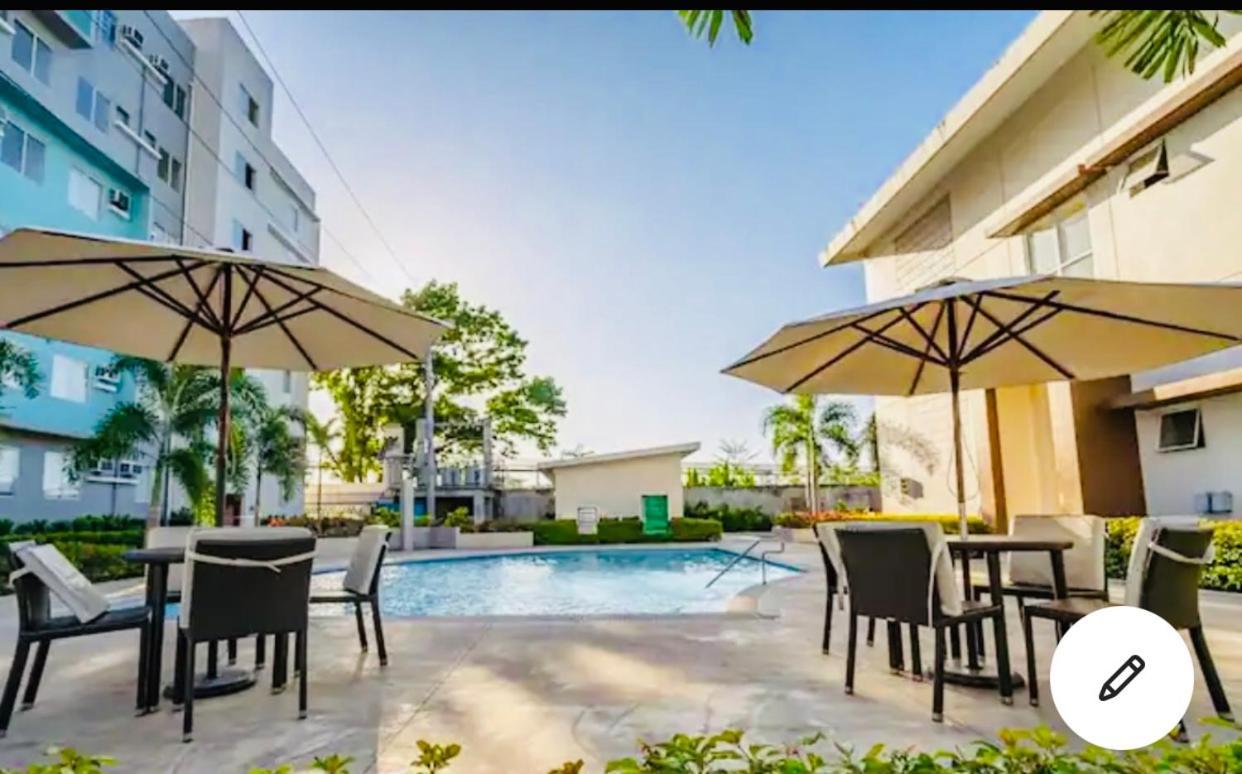 8 Spatial Condominium Davao Luaran gambar