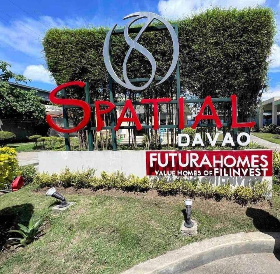 8 Spatial Condominium Davao Luaran gambar