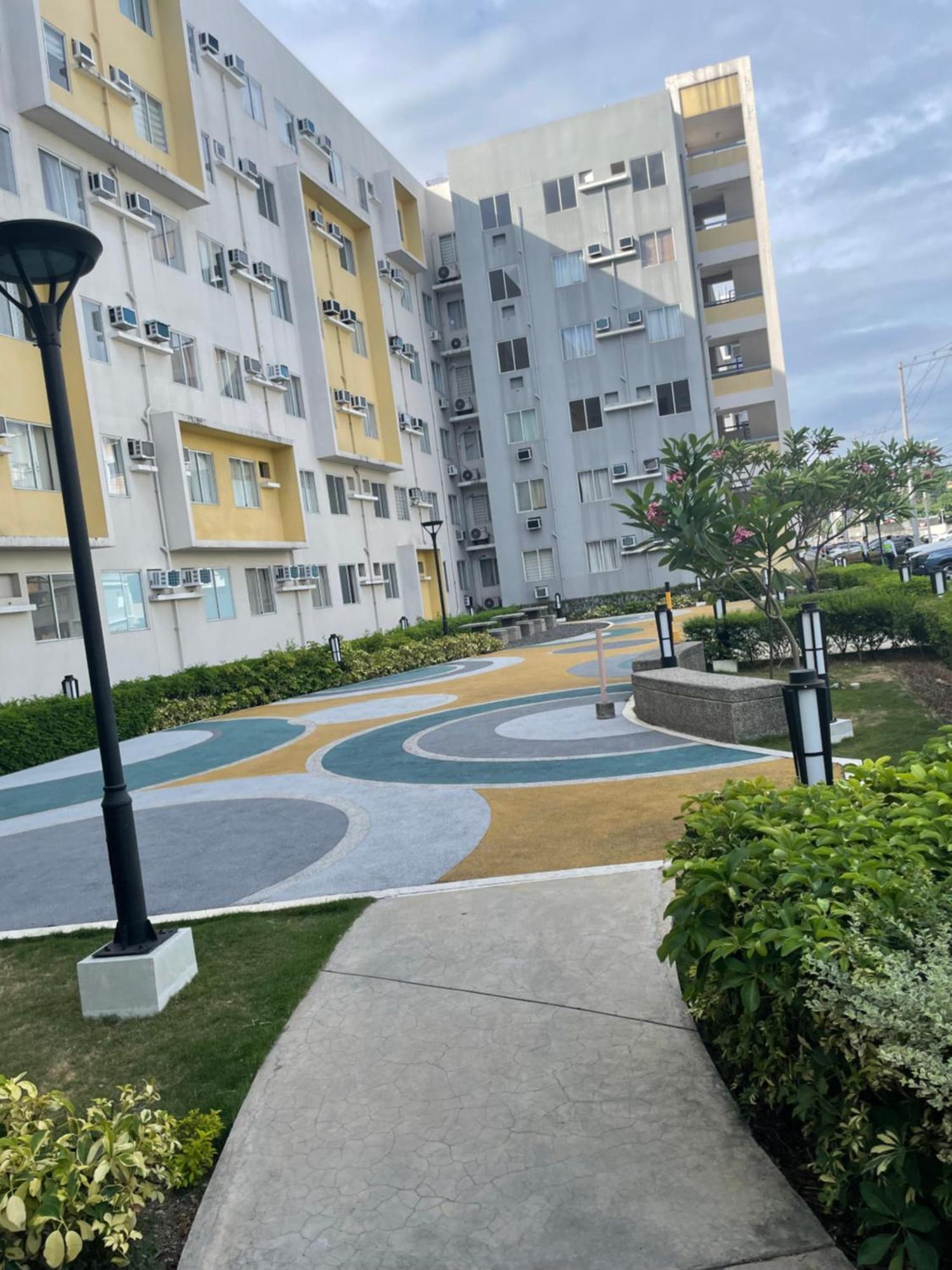 8 Spatial Condominium Davao Luaran gambar